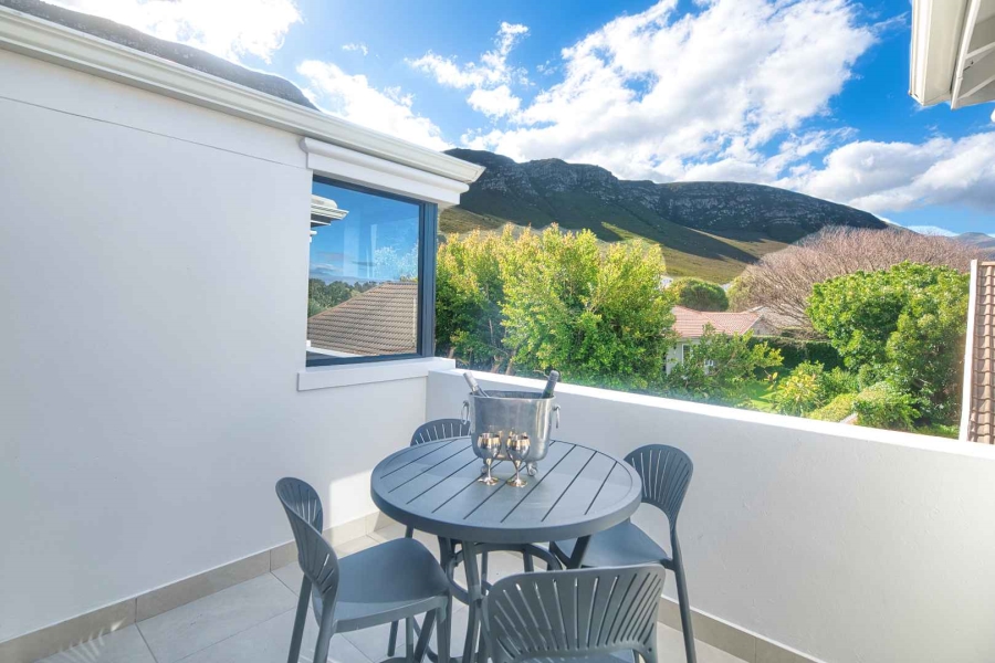 6 Bedroom Property for Sale in Hermanus Heights Western Cape